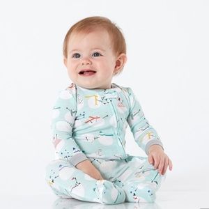 Pottery barn kids nursery snowman pajamas